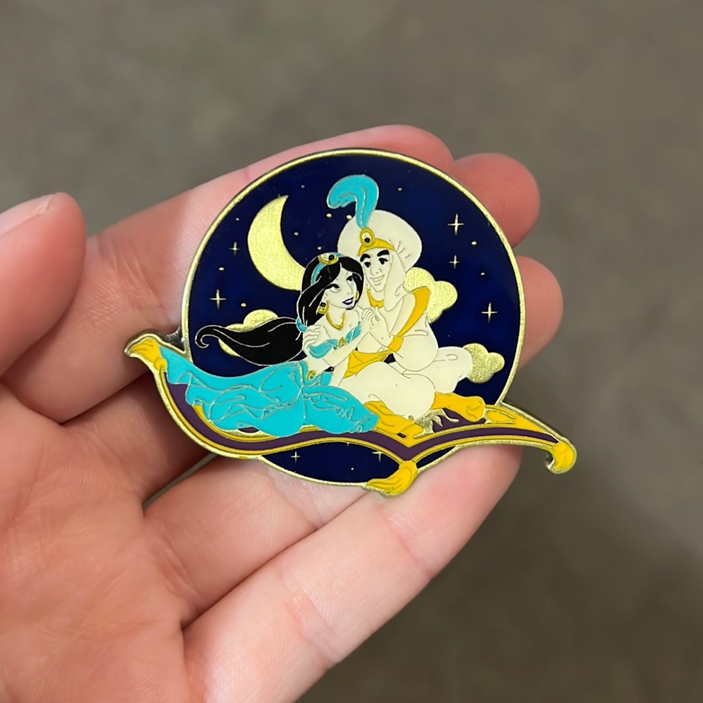 Hot Topic Aladdin Pin